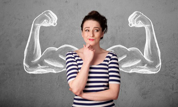 donna con muscoli disegnati si chiede se il suo sistema immunitario è forte