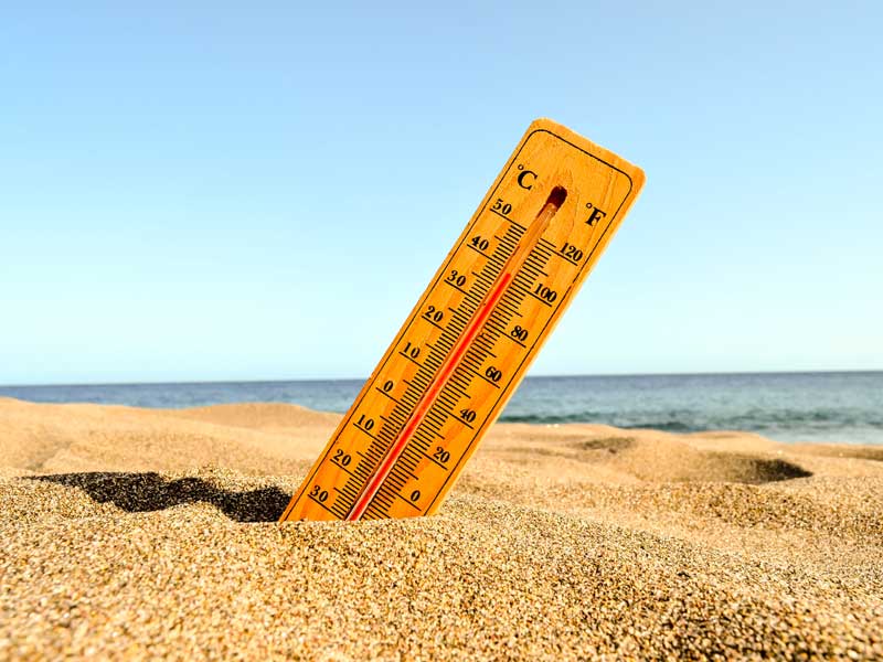 termometro che segna il caldo estivo 