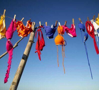 costumi stesi all'aria