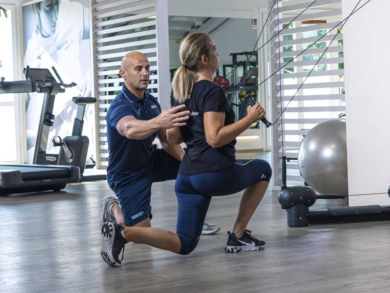allenamento in palestra con personal trainer